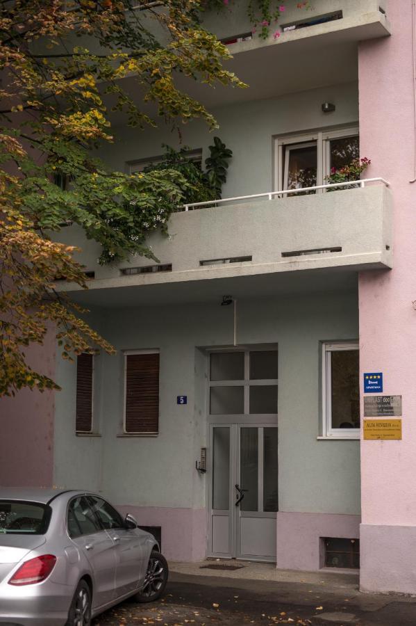 Apartman Pannonica Pin 0-24H 斯拉沃尼亚布罗德 外观 照片