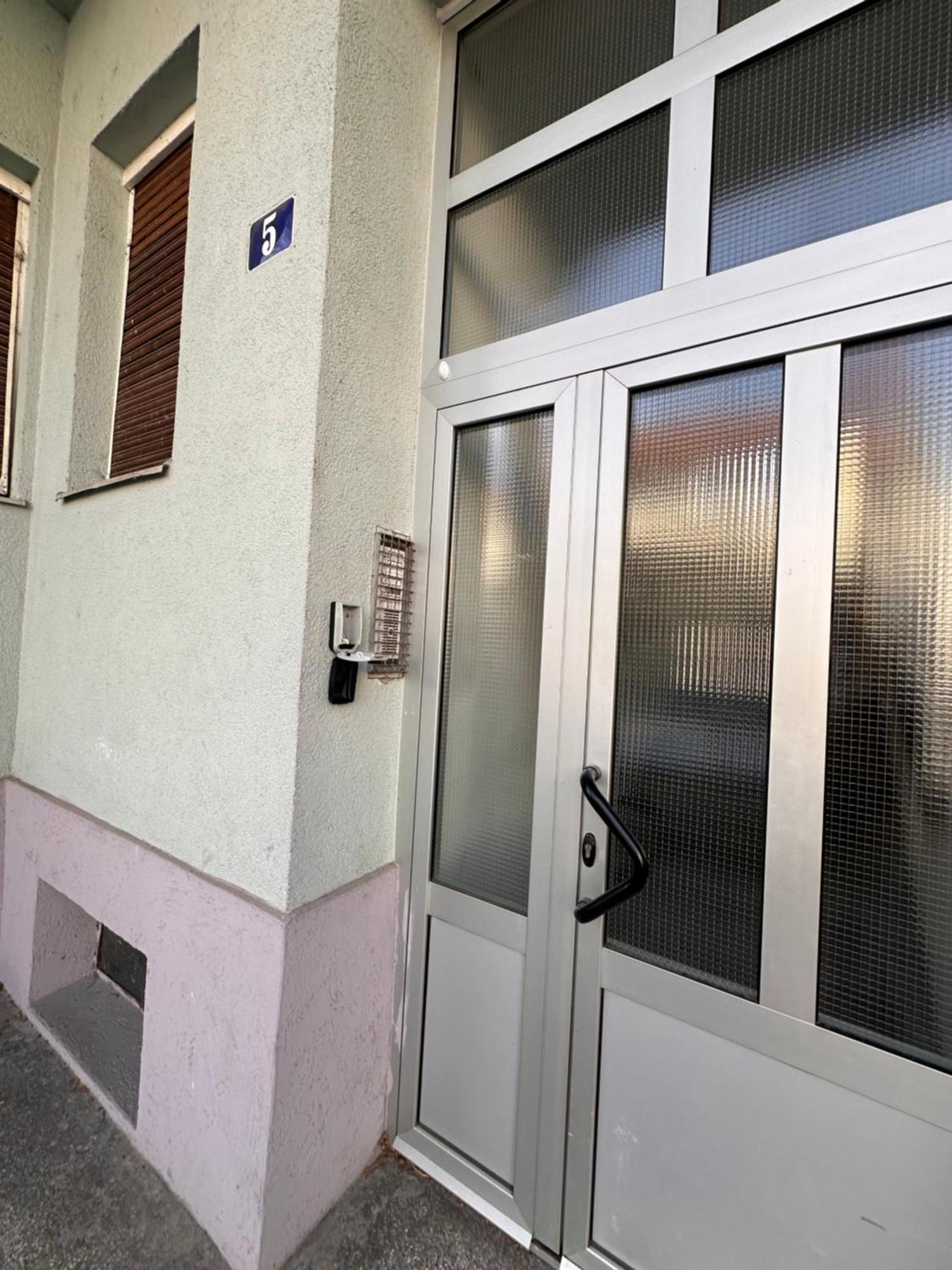 Apartman Pannonica Pin 0-24H 斯拉沃尼亚布罗德 外观 照片
